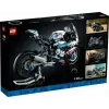 Modelo de mota LEGO Technic BMW M1000RR 42130 com motor detalhado e suspensão funcional