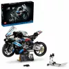 Modelo de mota LEGO Technic BMW M1000RR 42130 com motor detalhado e suspensão funcional