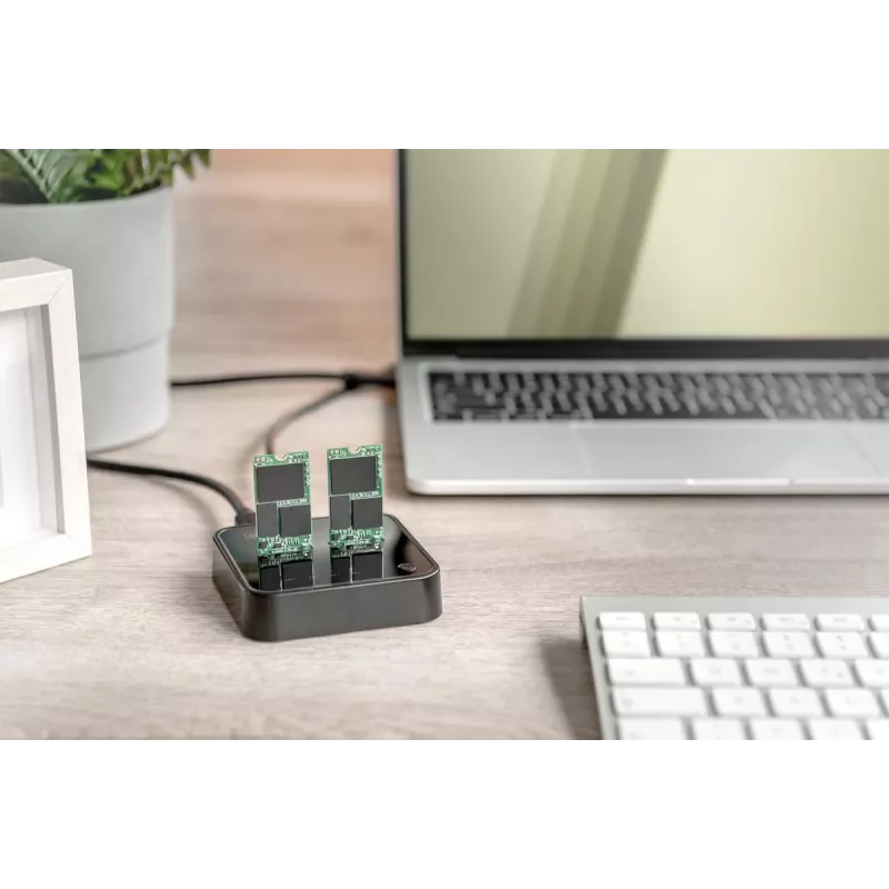 Estação de acoplamento Digitus Dual M.2 NVMe SSD USB-C função de clonagem offline