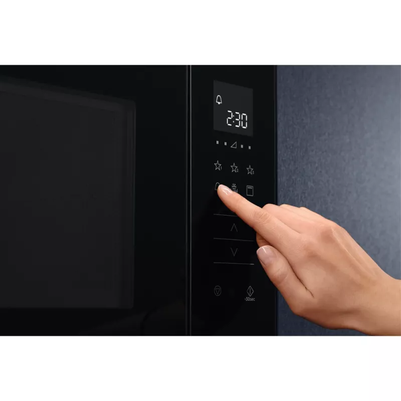Micro-ondas de encastrar Electrolux LMS2203EMK, 700 W, 5 níveis de potência, prato giratório de 24,5 cm, visor LED, interior em aço inoxidável, preto