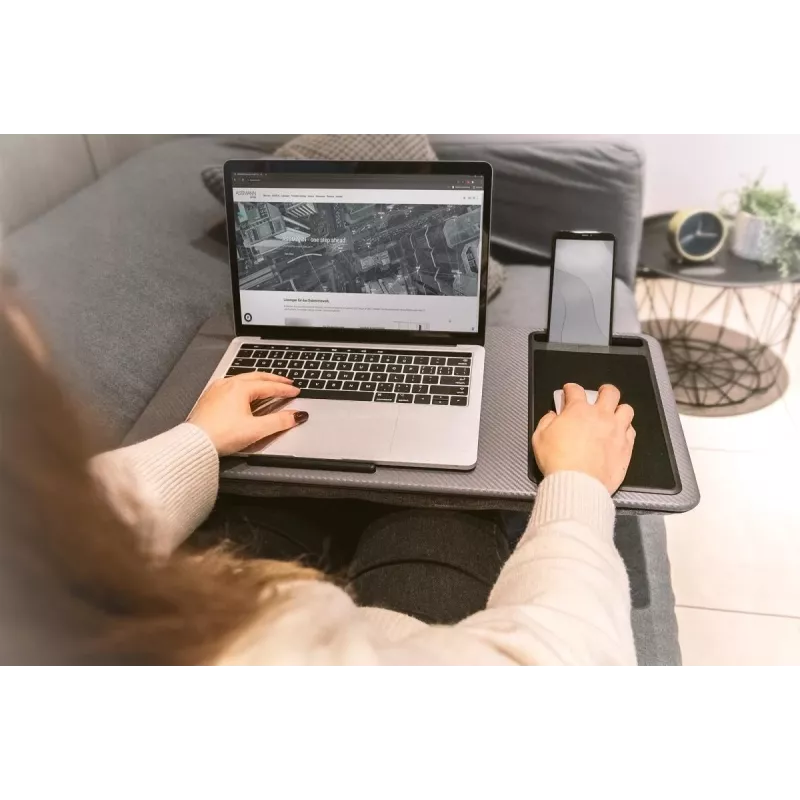 Suporte de portátil DIGITUS até 17 polegadas com encaixe móvel, tapete de rato