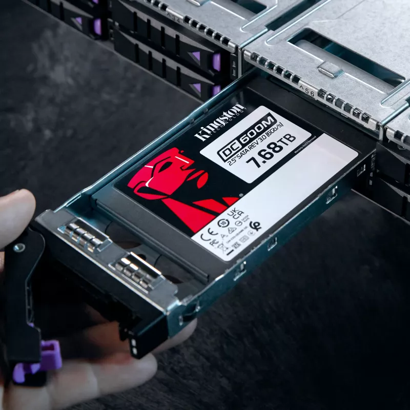 Disco SSD Kingston Technology 7680G 7,68 TB 2,5 polegadas SATA SEDC600M/7680G