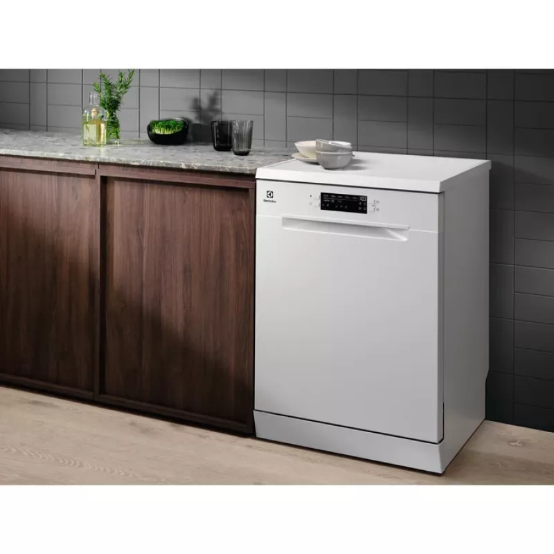 Máquina de lavar loiça Electrolux Serie 300 ESA47210SW de instalação livre 13 conjuntos