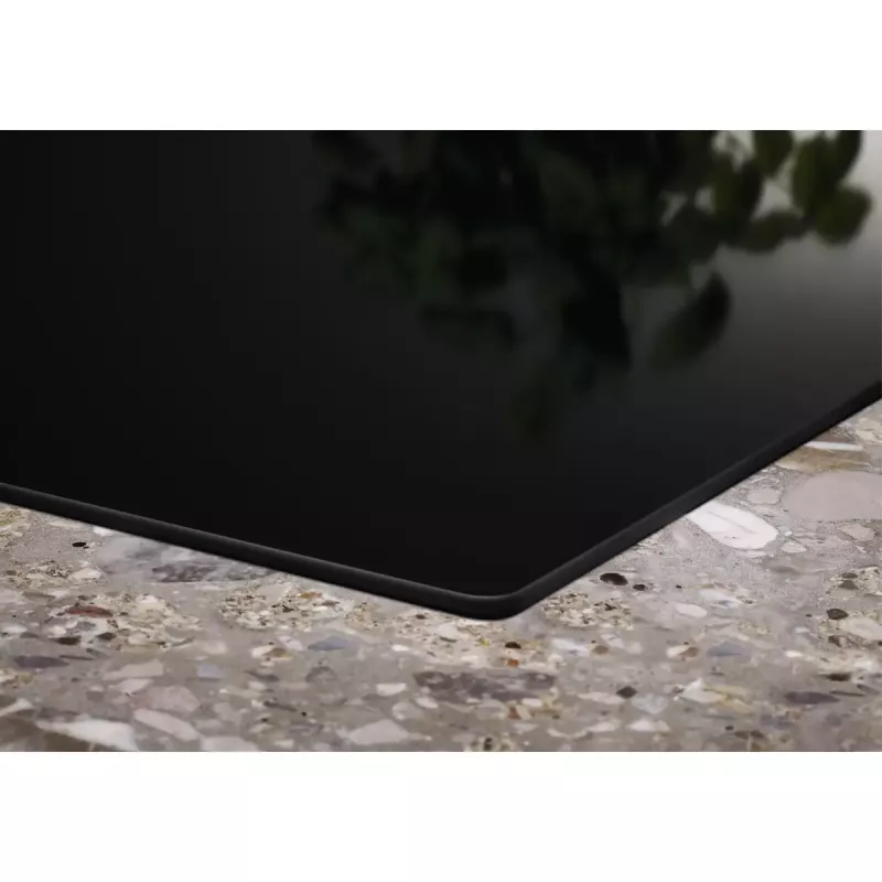 Placa de indução Electrolux LIT30230C — 2 zonas de encastre, 29 cm de largura, preto, controlo tátil, zonas de 210/145 mm