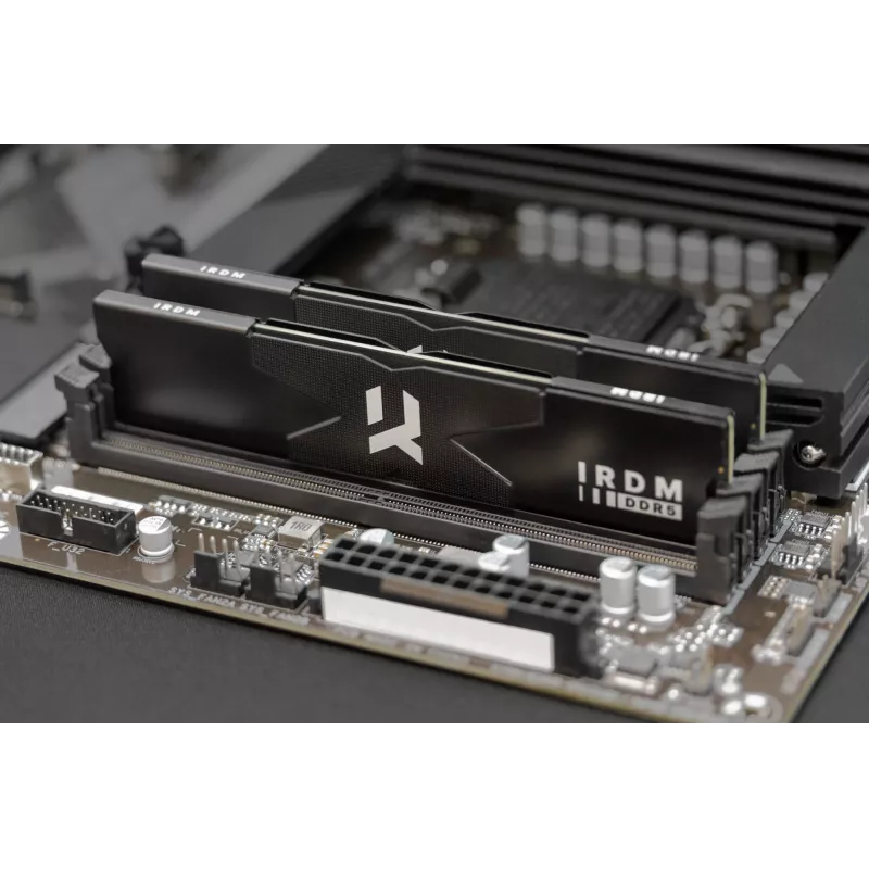 GOODRAM IRDM IR-6400D564L32/64GDC RAM DDR5 64 GB (2x32 GB) 6400 MHz CL32, DIMM de 288 pinos, dissipador, preta