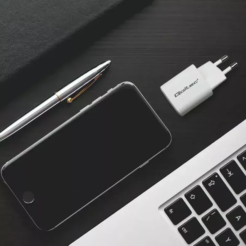 Carregador QOLTEC 50763 — carregador rápido AC de interior 35W, USB-C PD 3.0 + USB-A, 5–20V, branco