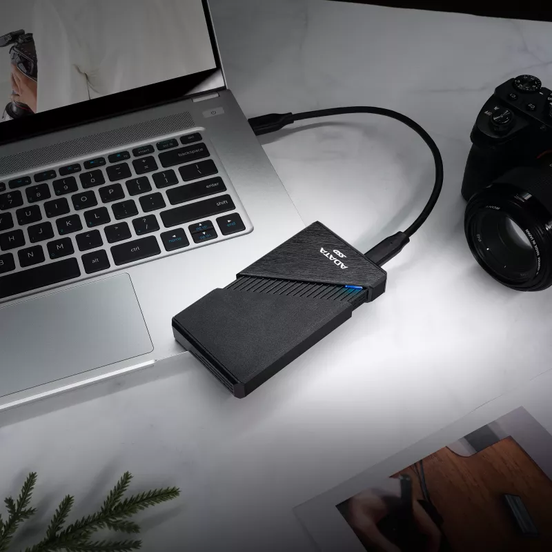 SSD portátil ADATA SE920, 2 TB, USB4, preto