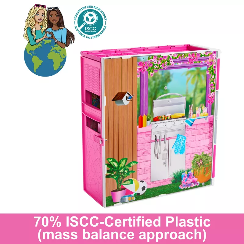 Casa de bonecas Barbie Getaway com boneca, 4 áreas de brincar e 11 acessórios decorativos