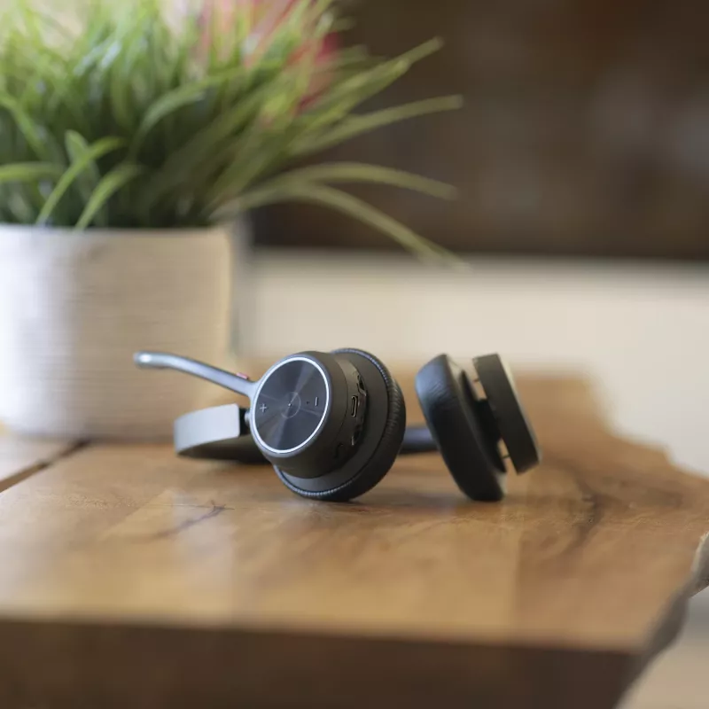 HP Poly Voyager 4320 Headset USB-C + Dongle BT700 + Base de carregamento