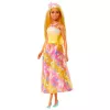 Barbie A Touch of Magic boneca Royal com cabelo com mechas claras, saia com estampa de borboleta e acessórios