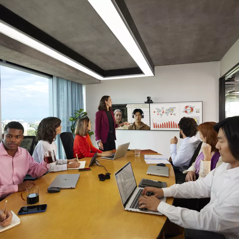 Câmara inteligente HP Poly Studio E60 4K MPTZ com zoom ótico de 12x