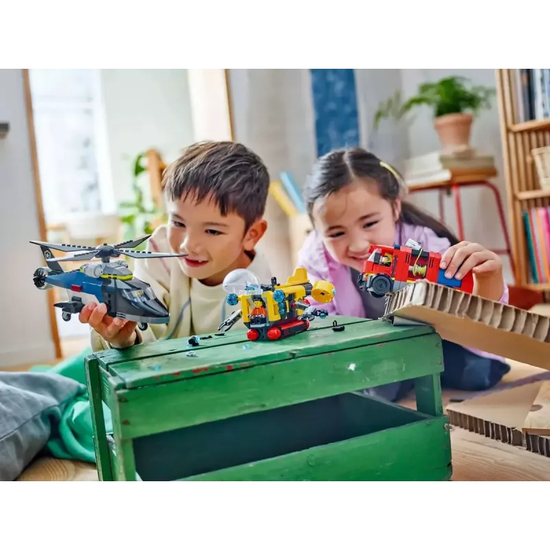 Brinquedo de construção LEGO City conjunto combinado 60462 — Helicóptero e carro de bombeiros, 874 peças, 3 minifiguras, idade 7+