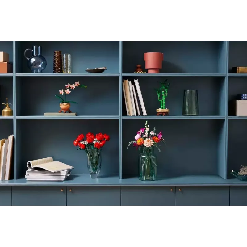 LEGO Icons conjunto de construção Ramo de flores 10342 — 749 peças, modelo de exposição, 18+