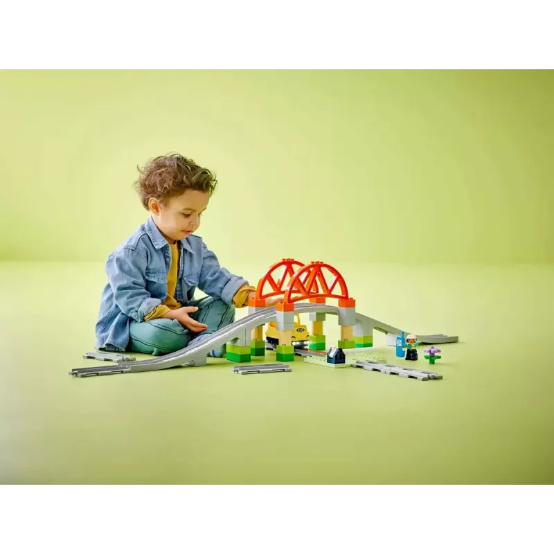 LEGO DUPLO Ponte ferroviária e carris conjunto de expansão 10426 – Ponte ferroviária DUPLO e carris curvos para crianças pequenas
