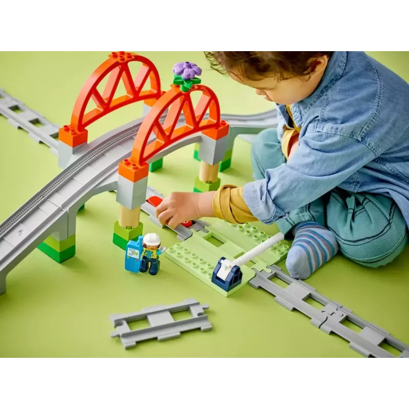 LEGO DUPLO Ponte ferroviária e carris conjunto de expansão 10426 – Ponte ferroviária DUPLO e carris curvos para crianças pequenas