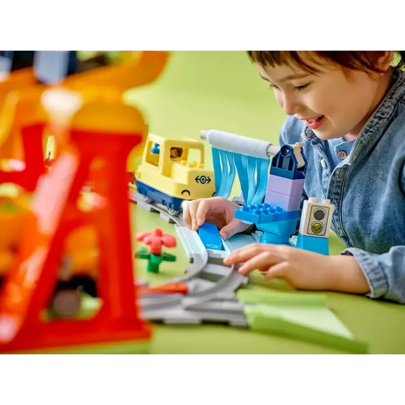 Conjunto de comboio de brincar LEGO DUPLO 10428 Grande comboio comunitário interativo — grande comboio interativo para crianças pequenas