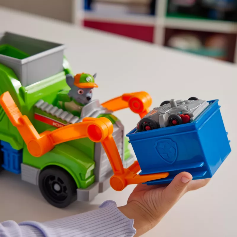 PAW Patrol: camião de reciclagem Crush N’ Roll com figura de ação Rocky e veículo de lixo compactador transformável, brinquedo para rapazes e raparigas a partir dos 3 anos