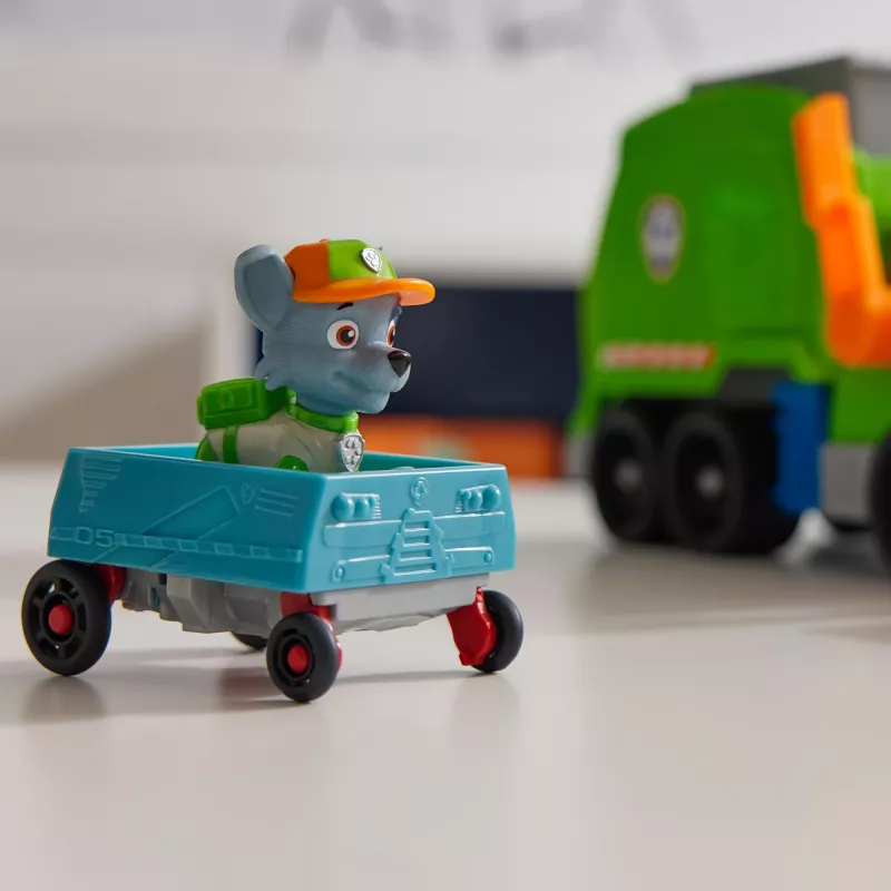 PAW Patrol: camião de reciclagem Crush N’ Roll com figura de ação Rocky e veículo de lixo compactador transformável, brinquedo para rapazes e raparigas a partir dos 3 anos