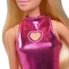 Boneca Barbie Fashionistas n.º 230 com minivestido rosa metálico e decote em forma de coração, cabelo loiro