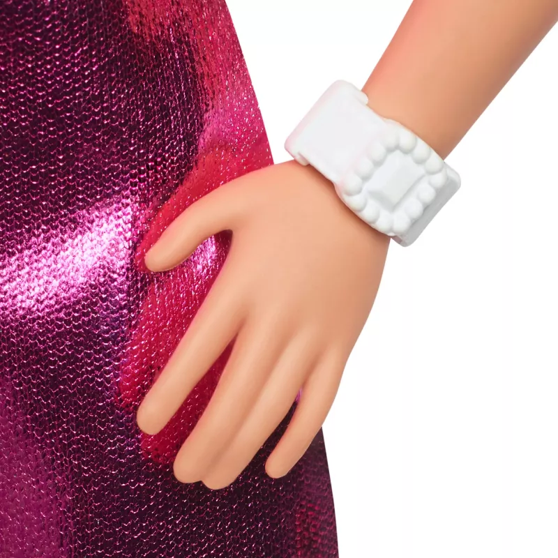Boneca Barbie Fashionistas n.º 230 com minivestido rosa metálico e decote em forma de coração, cabelo loiro