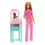 Boneca Barbie Baby Doctor com boneca de moda loira, 1 boneca bebé, móveis e acessórios