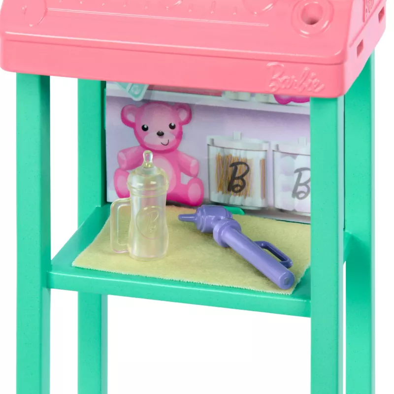 Boneca Barbie Baby Doctor com boneca de moda loira, 1 boneca bebé, móveis e acessórios