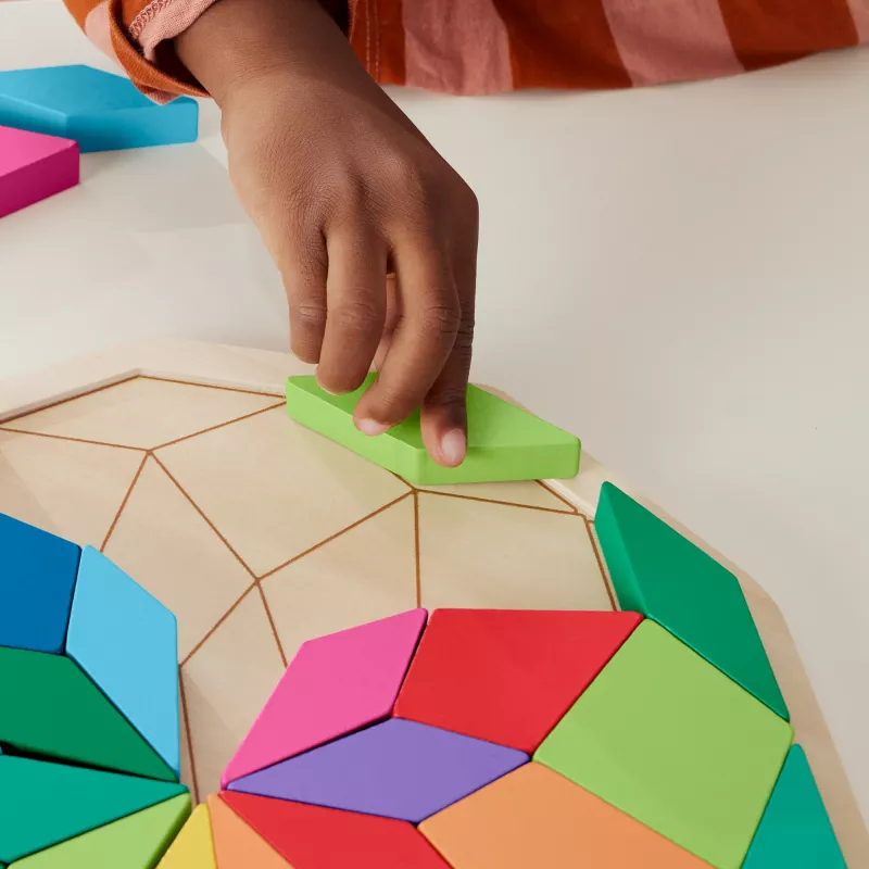 Puzzle mandala de madeira Fisher-Price, geométrico, para crianças pequenas e crianças, 40 peças de madeira