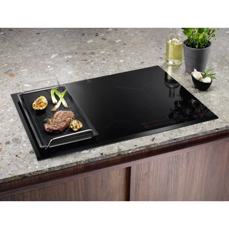 Placa de indução Electrolux Série 700 EIS82453, 4 zonas 80 cm, vidro preto, controlo por toque e barra de deslocamento