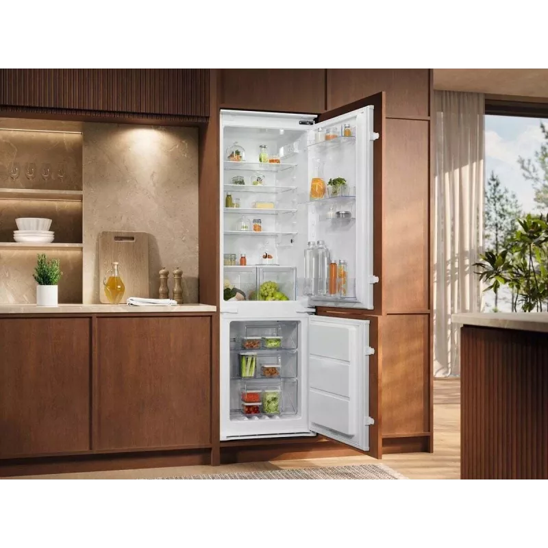 Frigorífico de encastrar Electrolux LNT6NE18S – 257 L, controlo por toque, congelador em baixo, No Frost, Branco