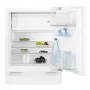 Frigorífico combinado de encastrar Electrolux LFB3AE82R — 93 L de volume total, 16 L congelador em cima, controlo tátil, portas reversíveis, branco