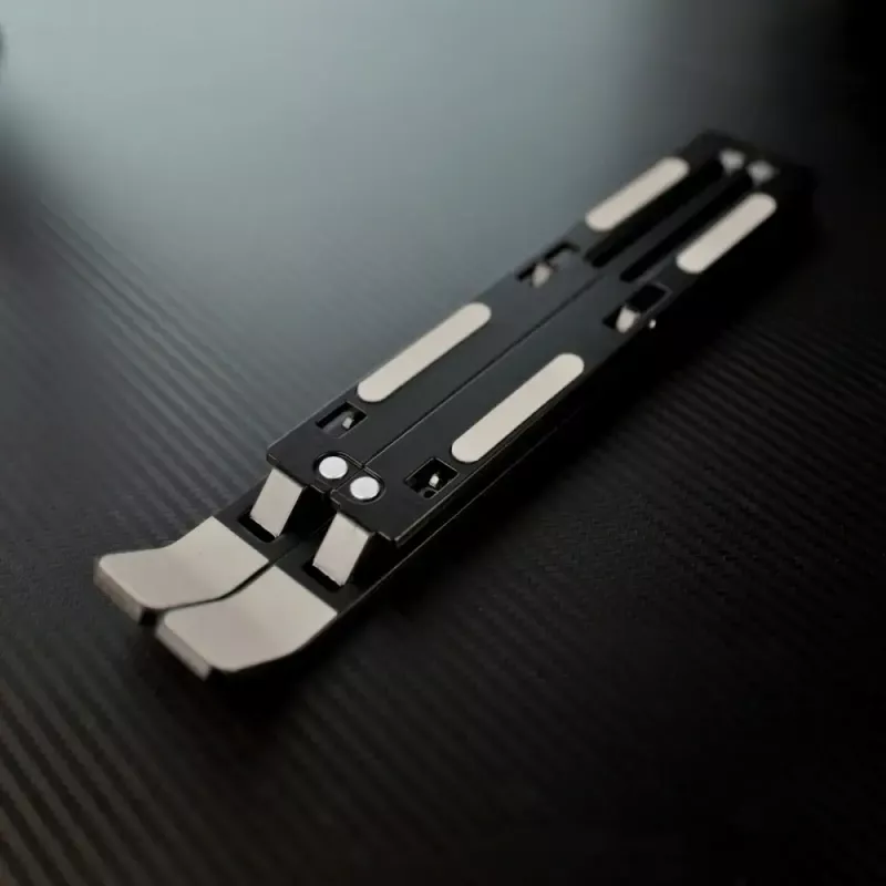 Suporte para portátil SAVIO PB-05 ajustável em altura portátil — SAVIO PB-05