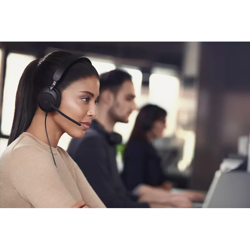 Headset Jabra Evolve2 40 SE com fios arco de cabeça chamadas/música USB Type-C / USB Type-A Preto