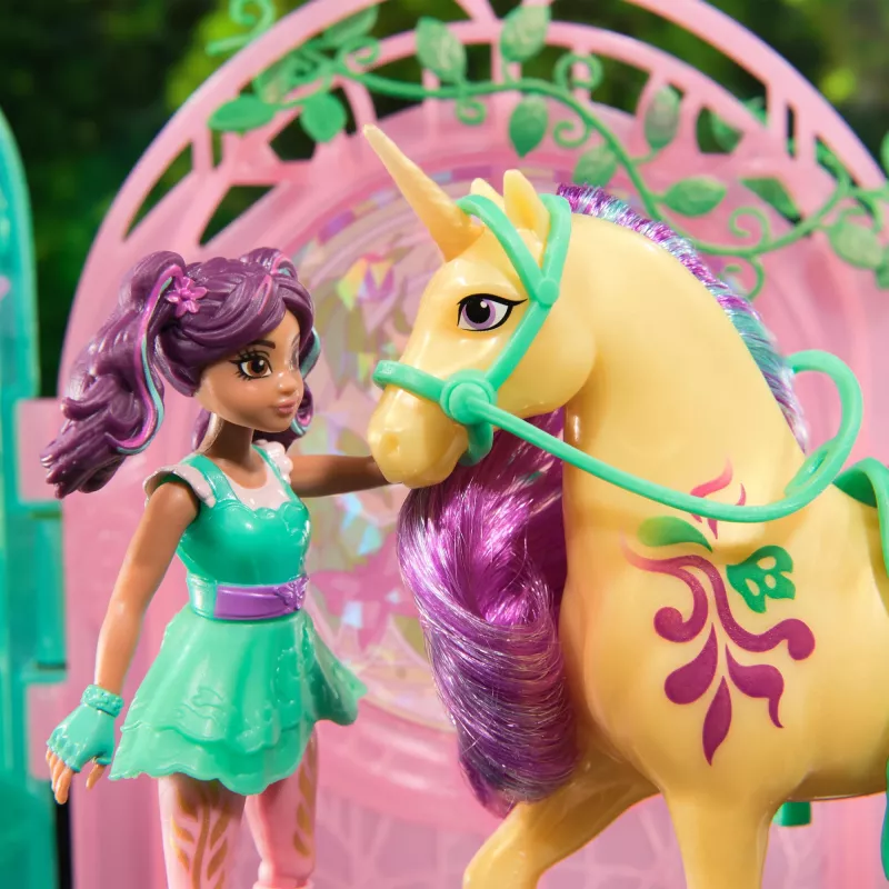 Unicorn Academy, boneca Ava & conjunto de brincar estábulo de folhas com mudança de cor, ideia de presente de Páscoa, 15 acessórios, bonecas & brinquedo de unicórnio para raparigas a partir dos 4 anos