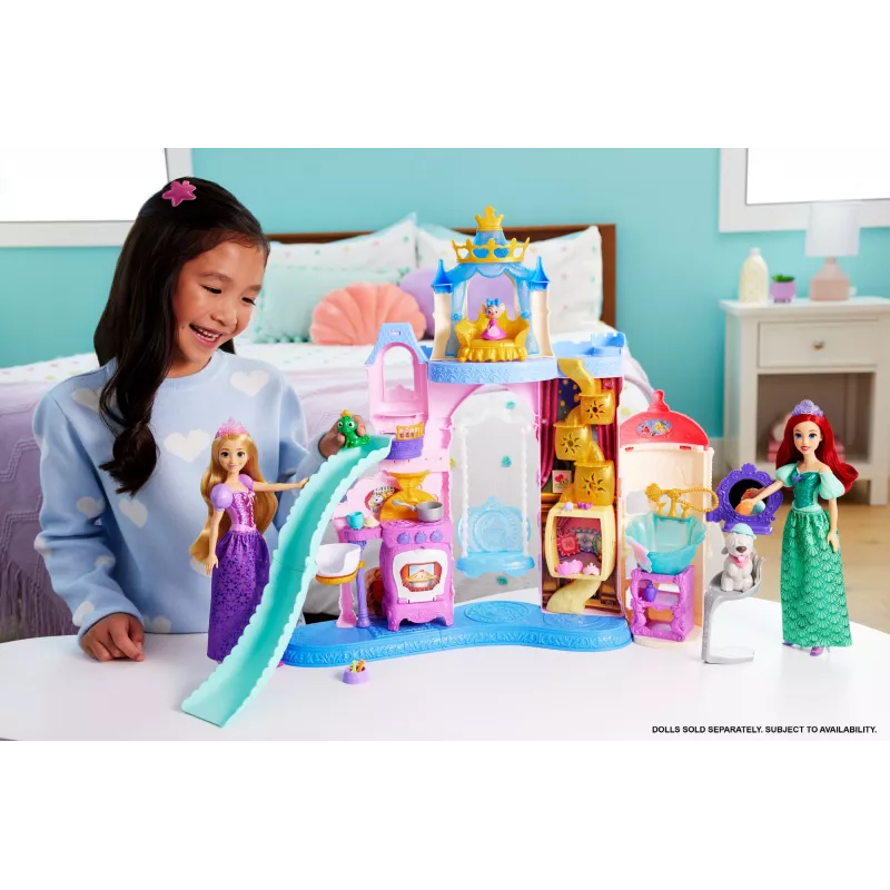 Conjunto de brincar Disney Princess Pet Palace com 7 áreas de brincar, 3 amigos animais e mais de 20 acessórios e peças de mobiliário