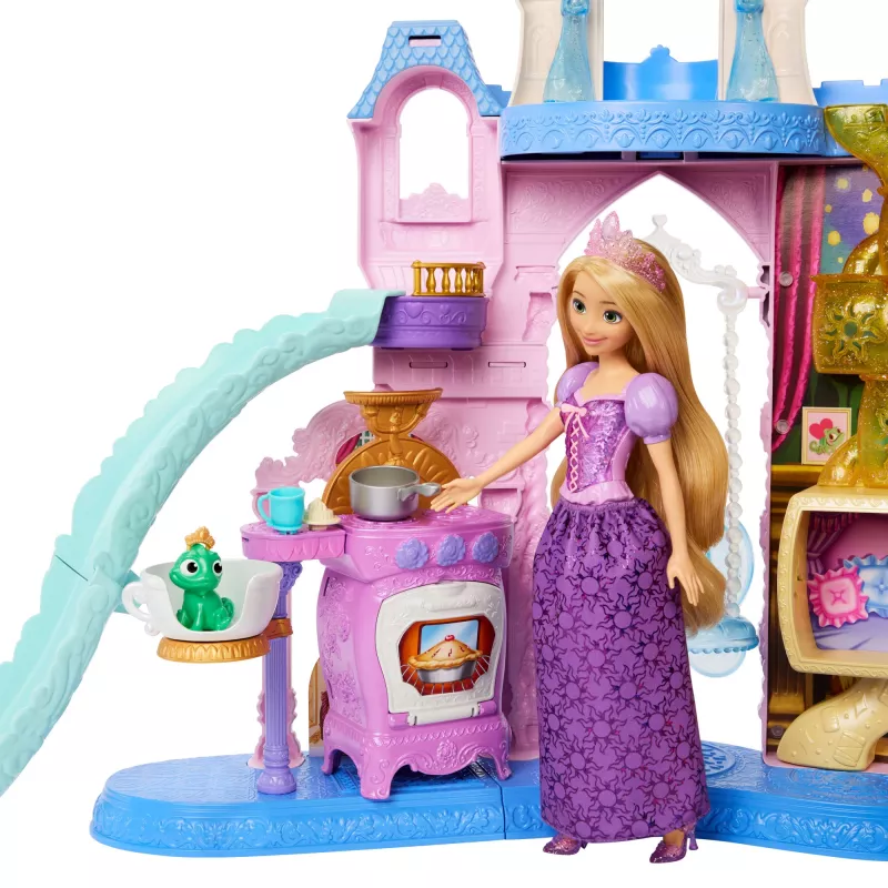 Conjunto de brincar Disney Princess Pet Palace com 7 áreas de brincar, 3 amigos animais e mais de 20 acessórios e peças de mobiliário