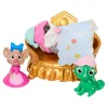 Conjunto de brincar Disney Princess Pet Palace com 7 áreas de brincar, 3 amigos animais e mais de 20 acessórios e peças de mobiliário