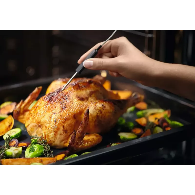 Forno de encastrar Electrolux EOD6F77WZ SteamBake 600, 72 L, limpeza catalítica, A+