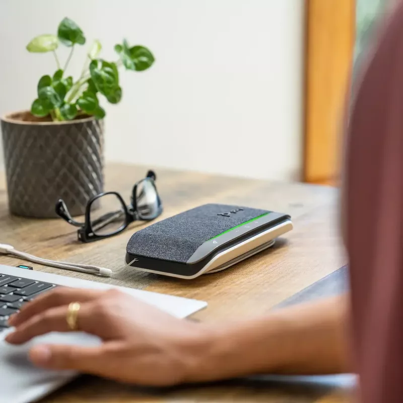 Telefone de conferência Poly HP Poly Sync 20 com Bluetooth, adaptador USB-C/A, Micro-USB, bateria de 20h, preto