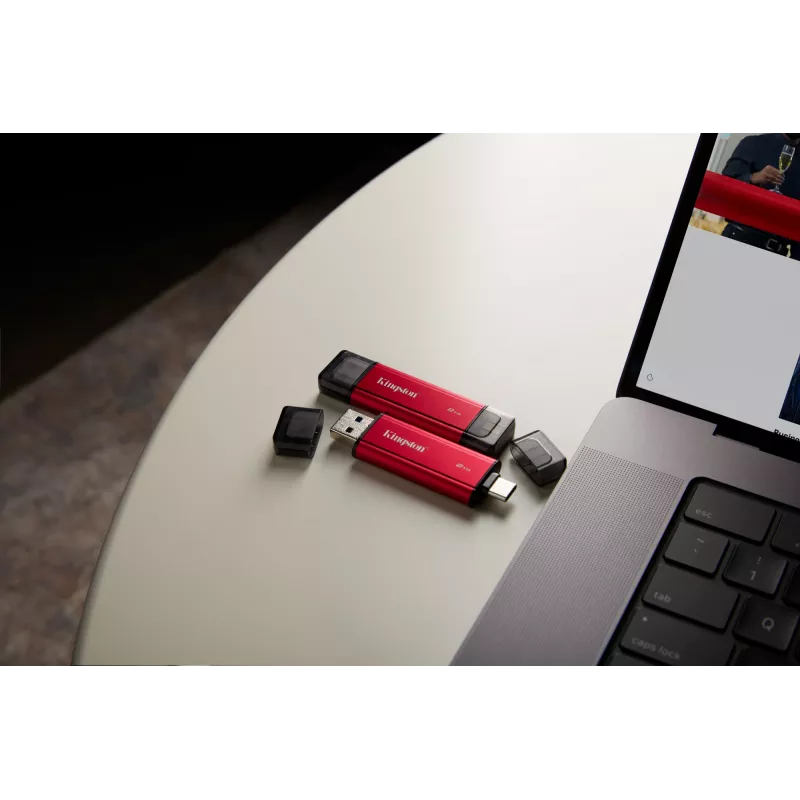 SSD externo Kingston 2 TB Dual USB-A/USB-C, USB 3.2 Gen 2, leitura 1050 MB/s, escrita 950 MB/s, preto/vermelho