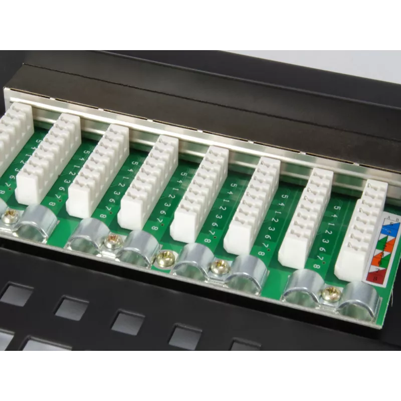 Equip Patch Panel 24 portas Cat.5e blindado, preto