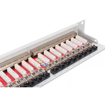 Painel de ligação DIGITUS, CAT6A blindado, 1U, 24 portas, 8P8C, preto RAL 9005, 483