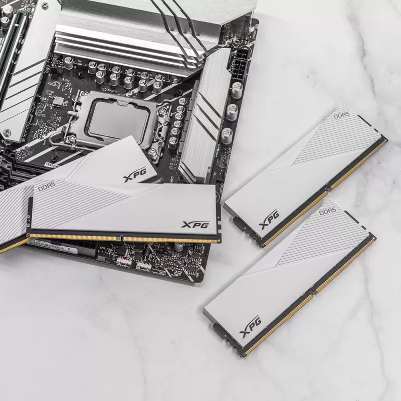 ADATA XPG Lancer Blade DDR5-6000 32 GB módulo de memória, branco, AX5U6000C3032G-SLABWH