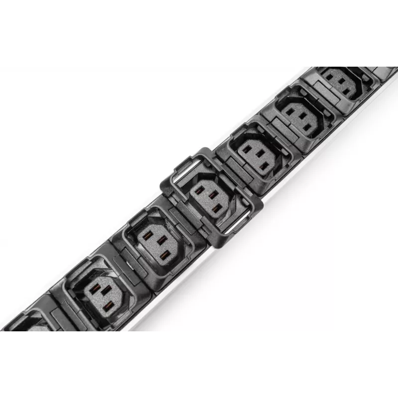 DIGITUS IT BASIC PDU. 3PH. 16A. 24 x C13. 3 x C19 Vertical. Cabo de 3m. Ficha IEC309 3Ph-16A