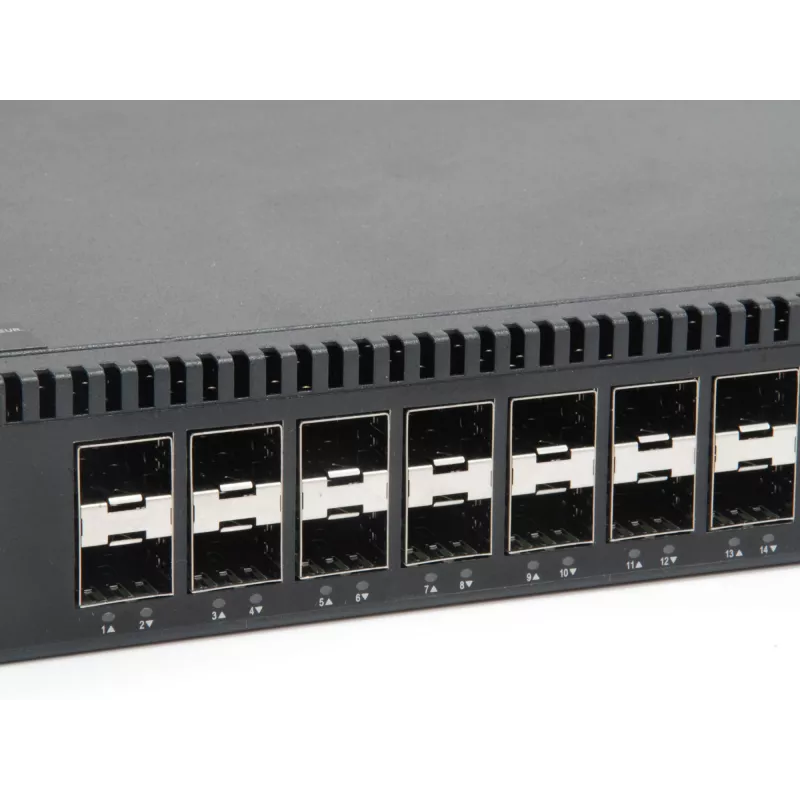 Comutador de fibra LevelOne KILBY 28 portas L3 Lite Gerido Gigabit, 4 x 10GbE SFP+, 4 x Gigabit SFP/RJ45 Combo