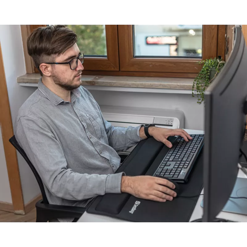 Sandberg Tapete de Secretária Pro XXL, Preto, Cor única, Apoio de pulso, Base antiderrapante, Tapete de rato para gaming