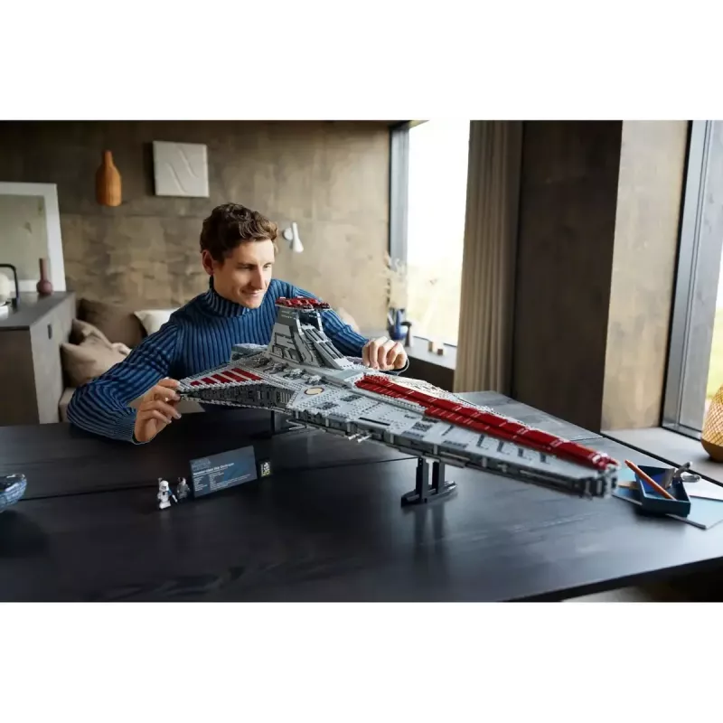 LEGO Star Wars 75367 Cruzador de ataque da República classe Venator (Ultimate Collector Series) conjunto de construção, 5.374 peças, 18+