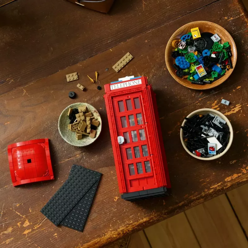 Conjunto de construção LEGO Cabine telefónica vermelha de Londres 21347 – conjunto modular de coleção, 1460 peças, 18+