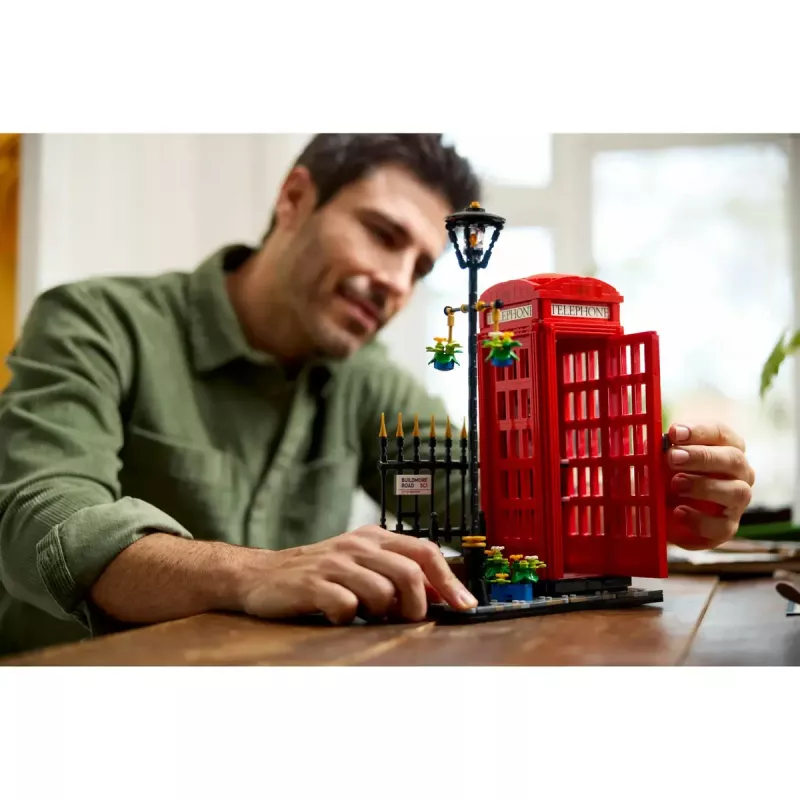 Conjunto de construção LEGO Cabine telefónica vermelha de Londres 21347 – conjunto modular de coleção, 1460 peças, 18+