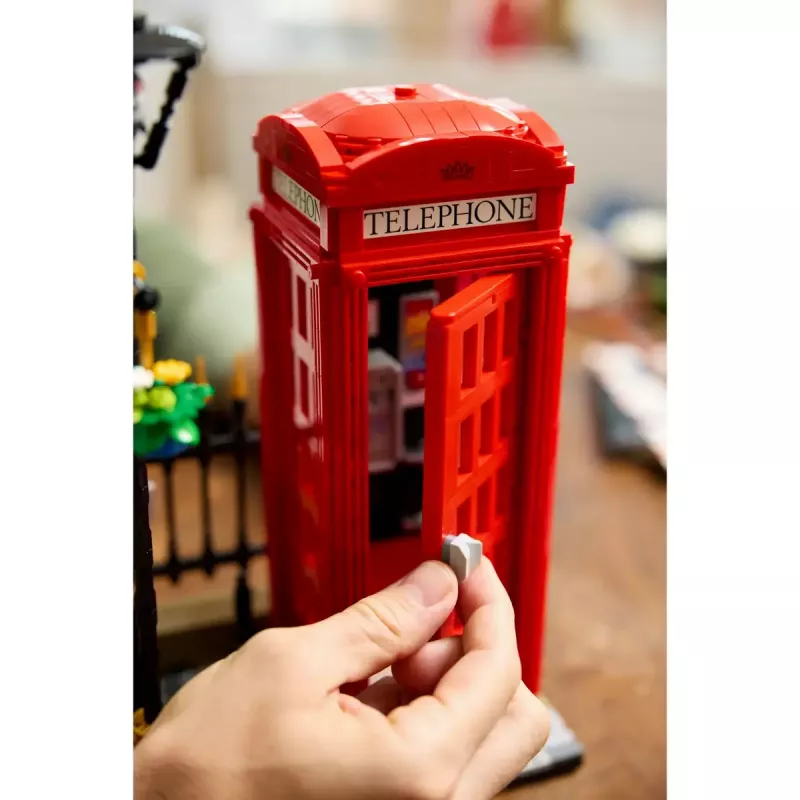 Conjunto de construção LEGO Cabine telefónica vermelha de Londres 21347 – conjunto modular de coleção, 1460 peças, 18+