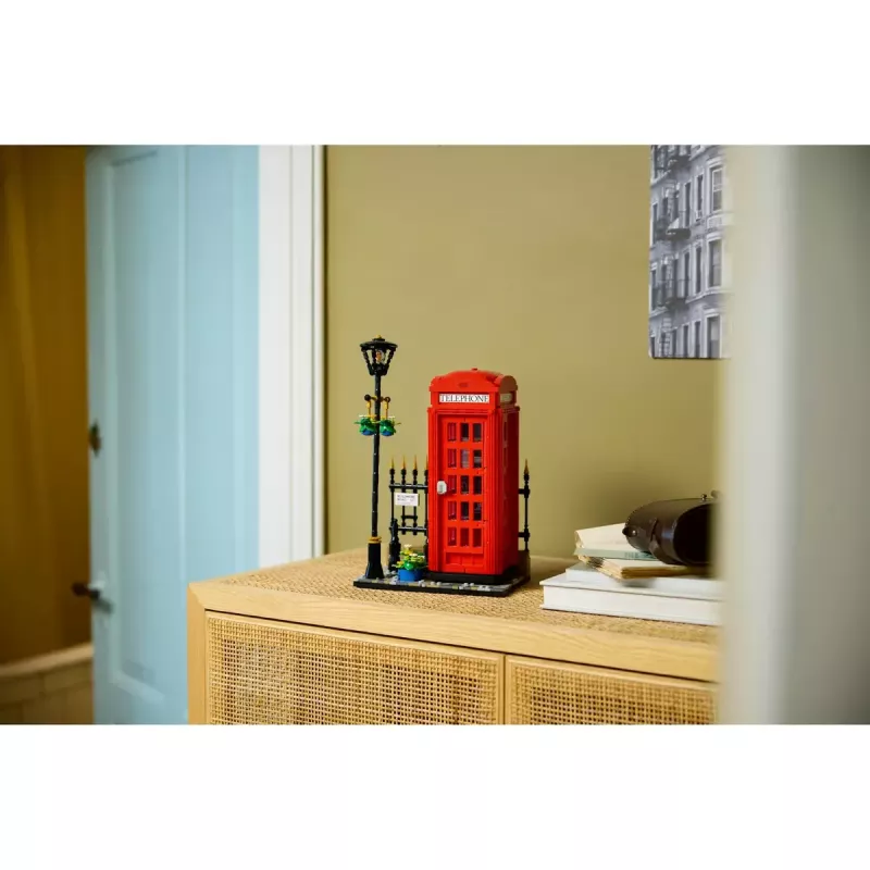 Conjunto de construção LEGO Cabine telefónica vermelha de Londres 21347 – conjunto modular de coleção, 1460 peças, 18+